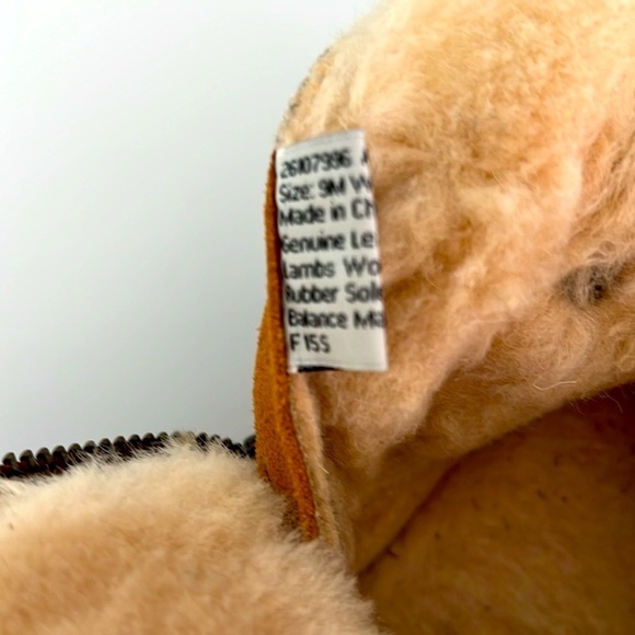 Clarks NWOT Brown Calf Heights Lambs Wool Lining Cozy and Comfortable Boots SZ 9 - Picture 8 of 8